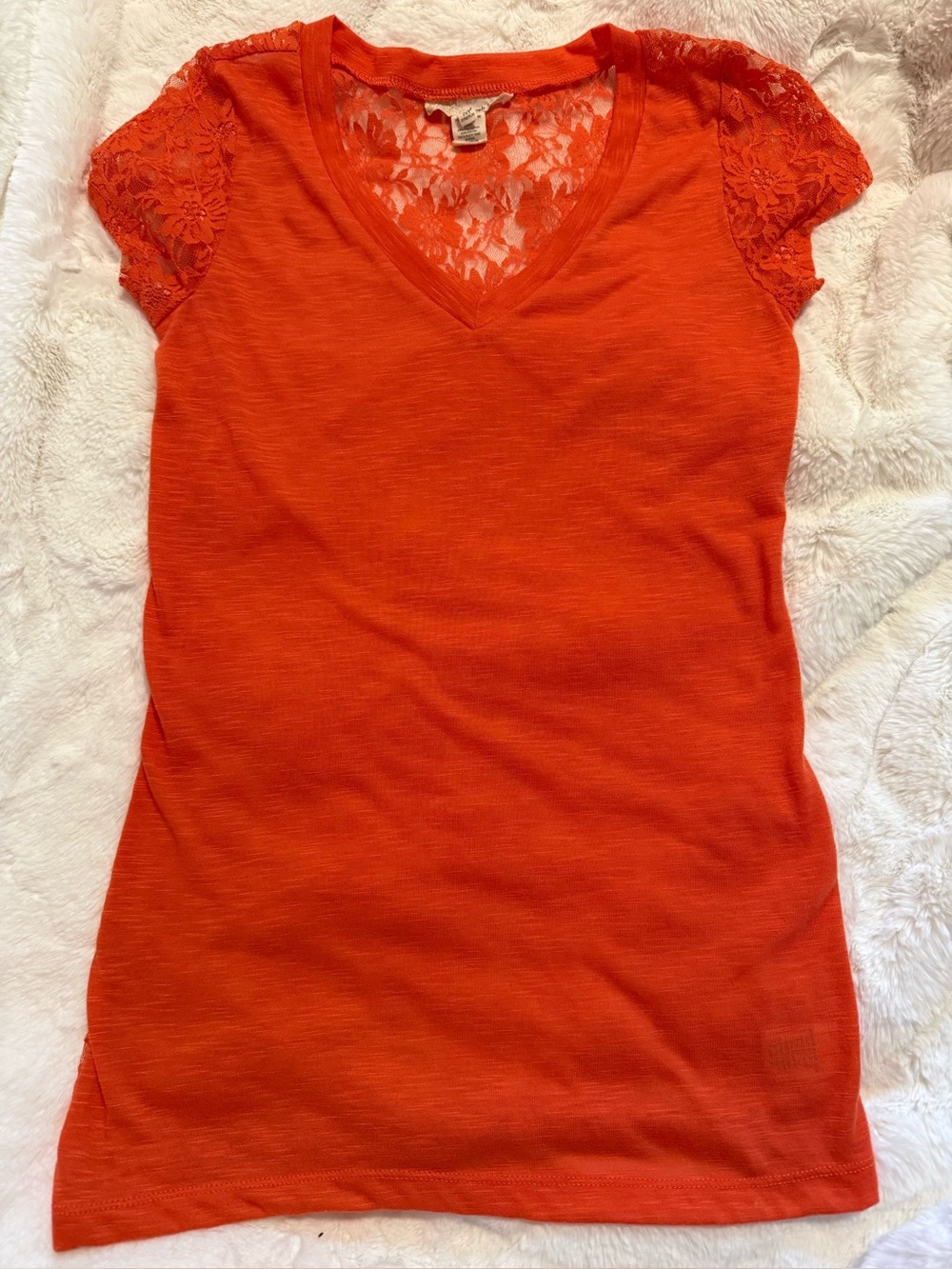 Derek Heart Women’s Orange V-Neck Lace Cap Sleeve Tee